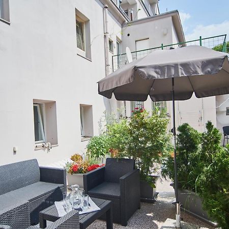 Nice Home To Stay At Prague Close To Castle With Terrace And Garden Exterior foto